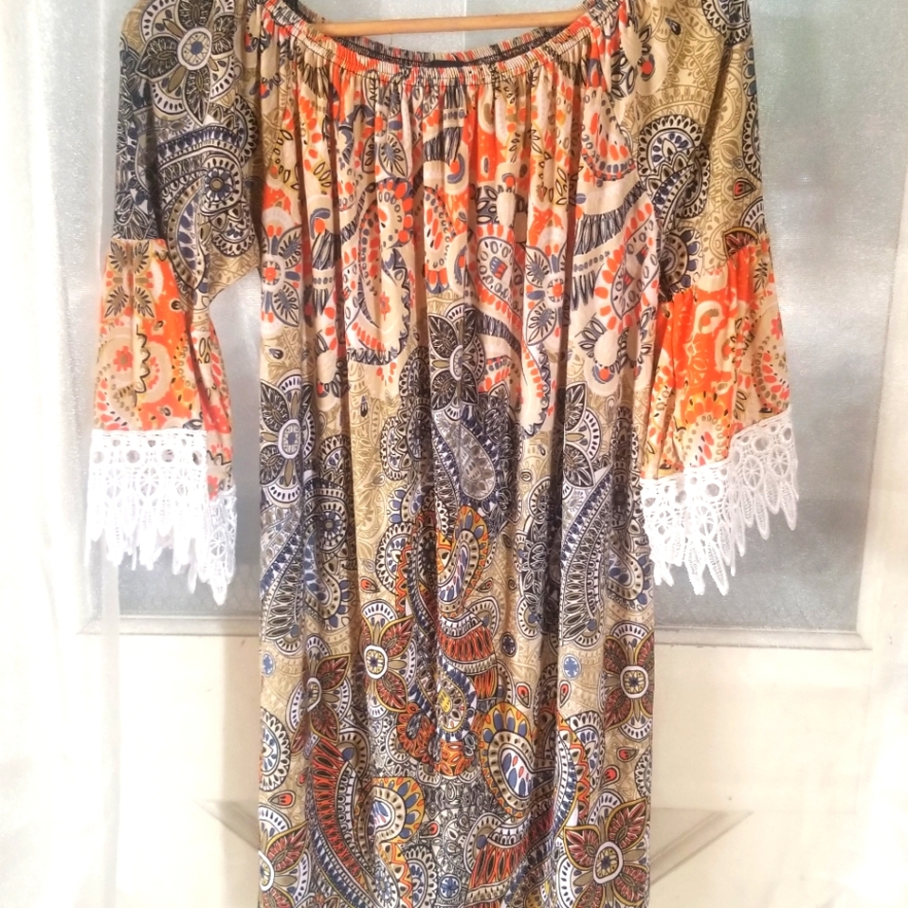 Floral tunic by Win Win